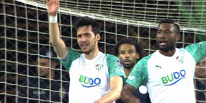 Umut Nayir’den alkışlanacak hareket