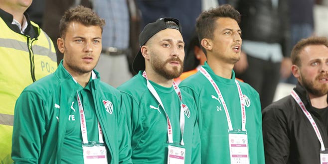 Tunay ısınırken sakatlandı