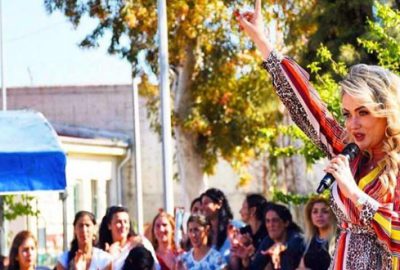 Parmaklıklar ardında konser