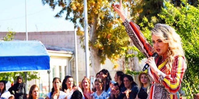 Parmaklıklar ardında konser