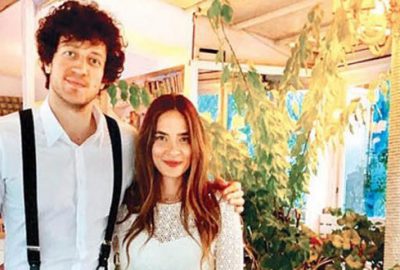 Ünlü oyuncu nişanlandı