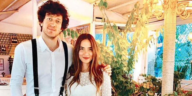 Ünlü oyuncu nişanlandı
