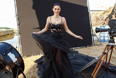 Kumsalı stüdyoya çevirdi