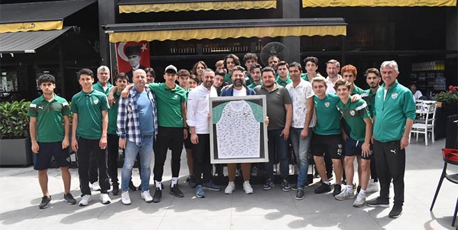 Gençlere moral yemeği