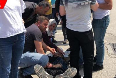 Eşinin başından ayrılmadı