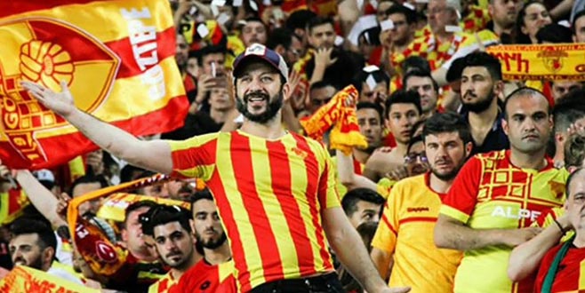 Rıza Kocaoğlu’ndan dostluk mesajı