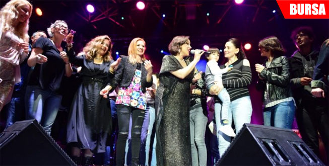 25 yıldır 25 dilde notaya dokunan grup: Pink Martini 25 yıldır 25 dilde notaya dokunan grup: Pink Martini