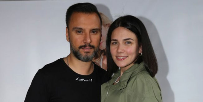 Alişan, ‘Allah akıl versin’ diyerek meslektaşlarına ateş püskürdü Alişan, ‘Allah akıl versin’ diyerek meslektaşlarına ateş püskürdü