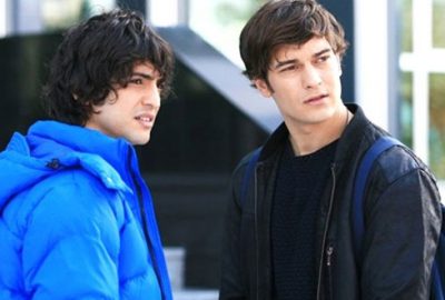 Yakışıklı oyuncu, 15 yıllık işinden kovulunca çılgına döndü