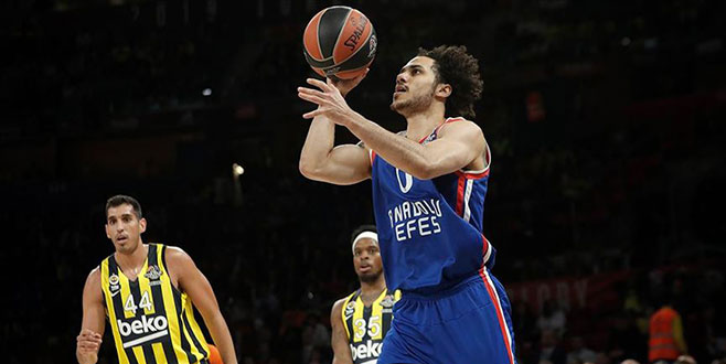 Final Four’daki Türk derbisinde kazanan Anadolu Efes Final Four’daki Türk derbisinde kazanan Anadolu Efes