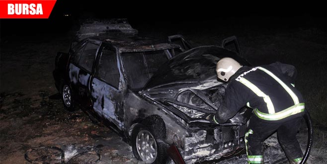 Otomobil alev alev yandı