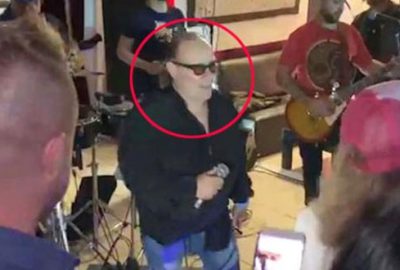 An be an kamerada! Ünlü solist sahnede hayatını kaybetti