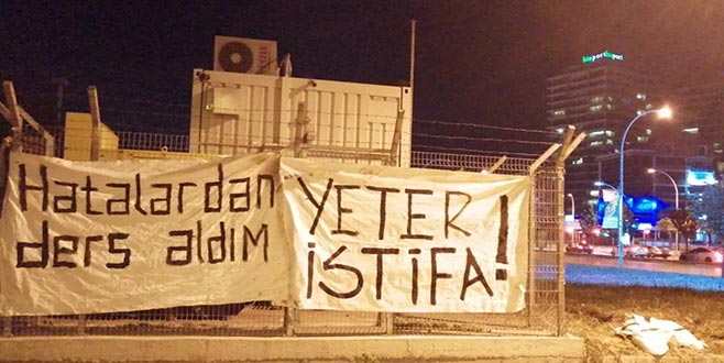 Bursaspor taraftarından pankartlı protesto