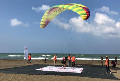 İnegöllü paraşütçüler kupalarla döndü