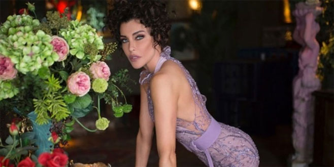 Annesini kaybetmişti! Cesur pozlarıyla tepki çekti