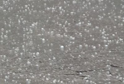 Ceviz büyüklüğünde dolu yağdı