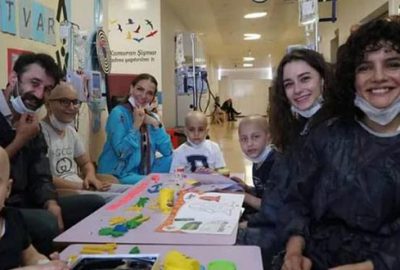 Alkışlar ünlü oyunculara