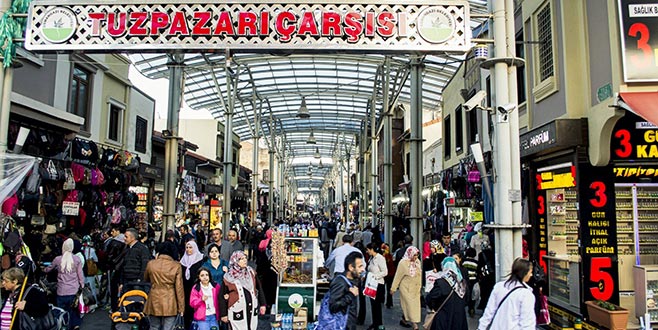 Çarşı pazarda bayram hareketliliği