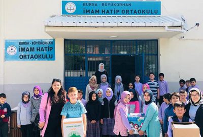 Kapı kapı dolaşıp erzak dağıttılar