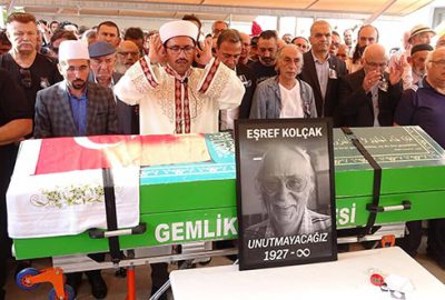 Usta Sanatçı Eşref Kolçak, son yolculuğuna uğurlandı