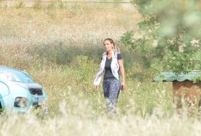 Ünlü şarkıcı köy hayatını sevdi