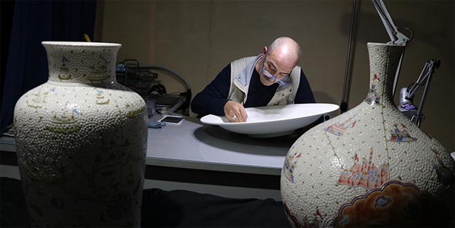 Ustasından çini sanatına ‘elmas’ dokunuşlar Ustasından çini sanatına ‘elmas’ dokunuşlar