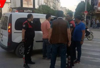 Kasaptan aldığı satırla saldırdı