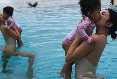 Eleştirileri umursamıyor! Kızıyla havuz pozu