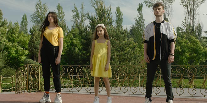 Kardeşi oyuncu oldu 