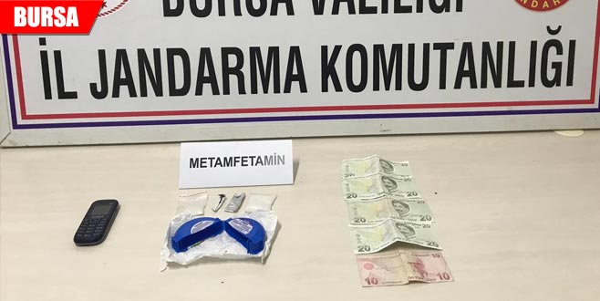 Uyuşturucu tacirleri, jandarmadan kaçamadı: 3 gözaltı