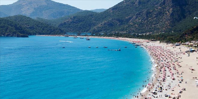 Turizm merkezlerinde bayram bereketi