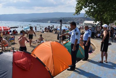 Kumla sahilindeki çadırlar kaldırılıyor