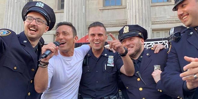 Musti hayranı ABD polisi