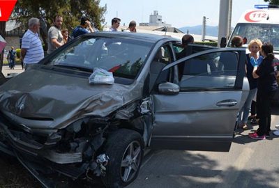 Sollamak istediği araca çarptı: 4 yaralı