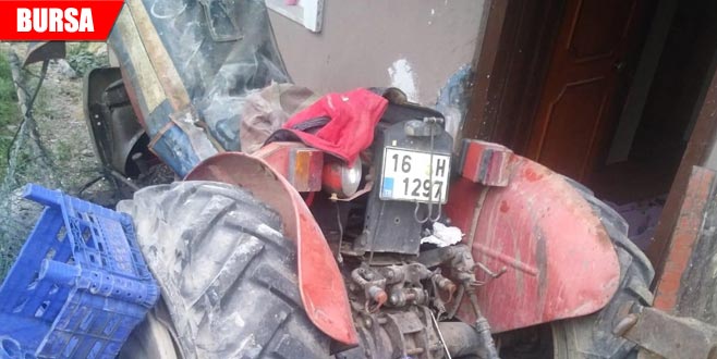 Freni boşalan traktör 2 yaşındaki çocuğa çarptı