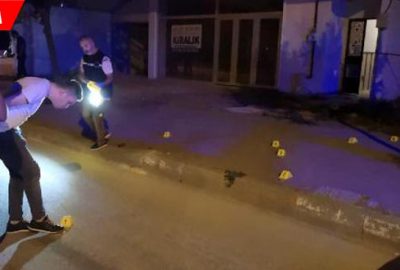 Evinin önünde silahlı saldırıya uğradı