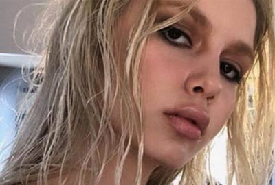 Siyah bikinisiyle plaja damga vurdu!