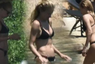 Burcu Esmersoy sezonu açtı!