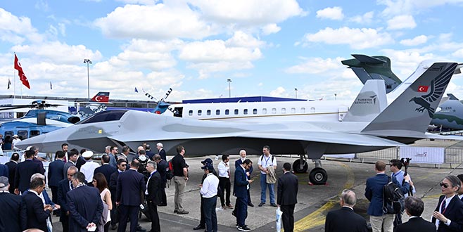 İşte milli savaş uçağı! İlk kez Paris’te tanıtıldı…