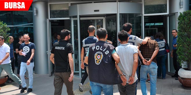 Dev operasyonda gözaltına alınmıştı… Adliyeye giderken böyle bağırdı