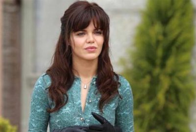 Bikinili görüntüsüyle plajı salladı!