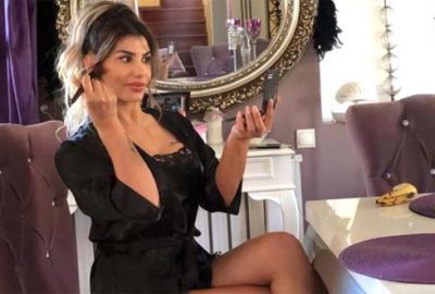 Kalçasının açarak gündem yaratan Hatice, bikinili pozuyla pes dedirtti