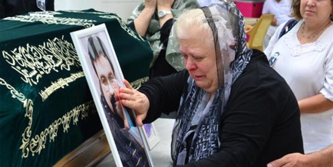 En acı veda! Usta sanatçı gözyaşlarına boğuldu