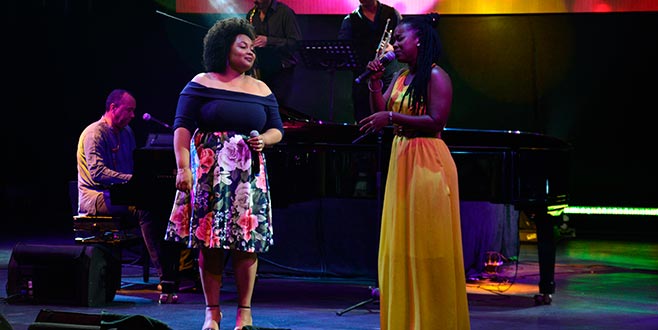 Festivalde Ceseria Evora esintisi