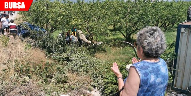 Kazayı görünce ellerini açıp dua etti Kazayı görünce ellerini açıp dua etti
