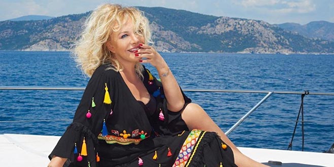 73’lük yıldızdan tekne pozu