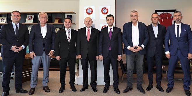 Mestan Özdemir’i ziyaret etti 