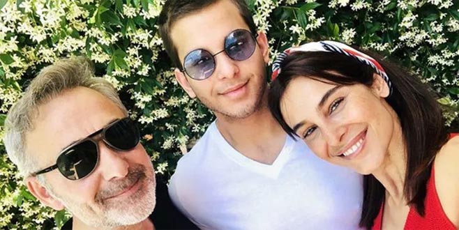 Arzum Onan ve Mehmet Aslantuğ’un oğlu Can mezun oldu Arzum Onan ve Mehmet Aslantuğ’un oğlu Can mezun oldu