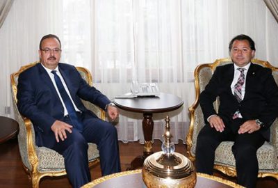 Fikir alışverişinde bulundular