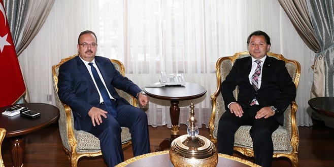 Fikir alışverişinde bulundular